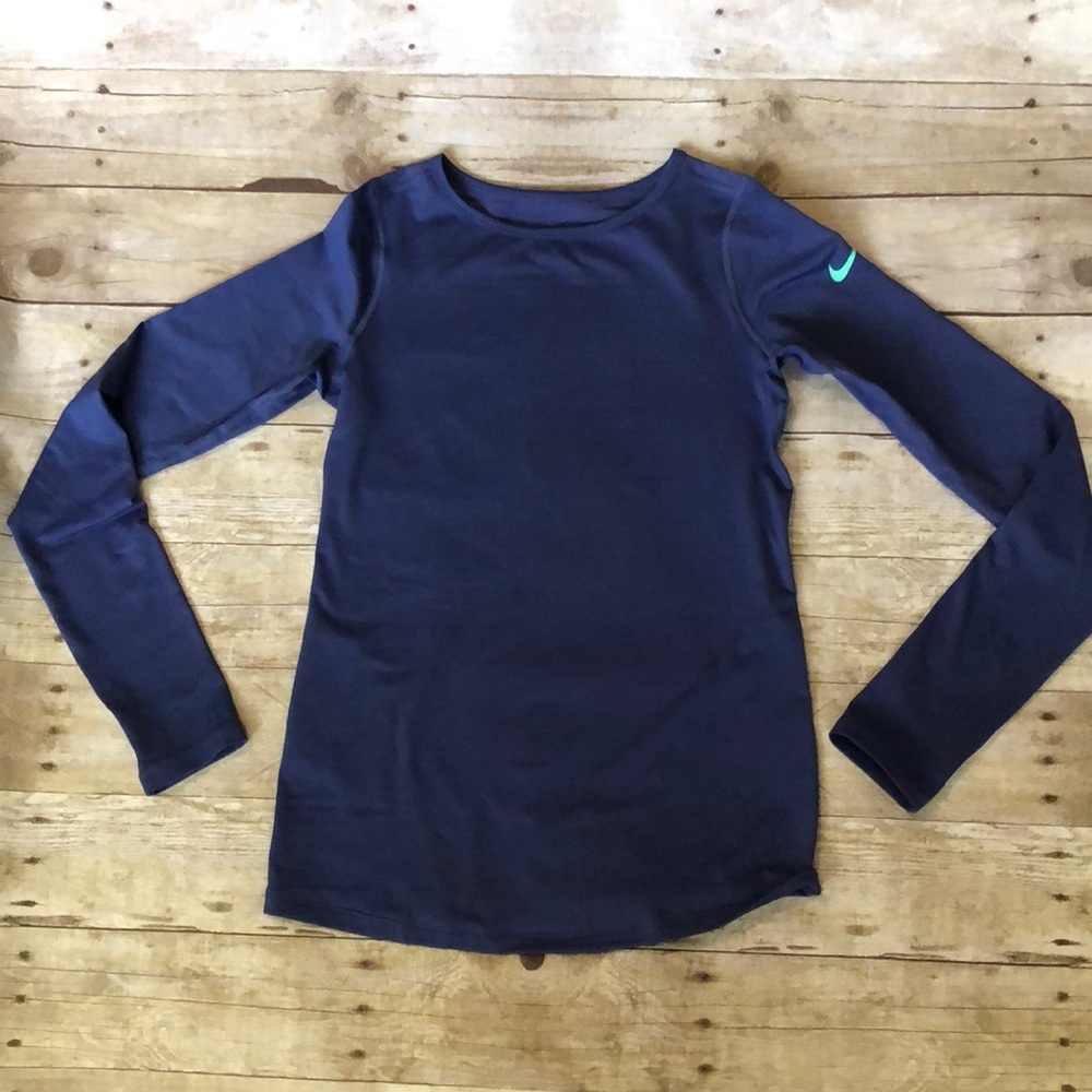 Girls XL Nike long sleeved shirt